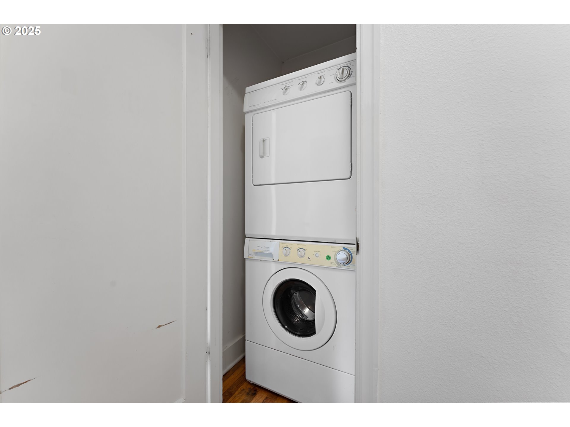 5405 Northeast 10th Avenue, Unit 3 Portland, OR 97211 - Photo 28 of 48 Laundry