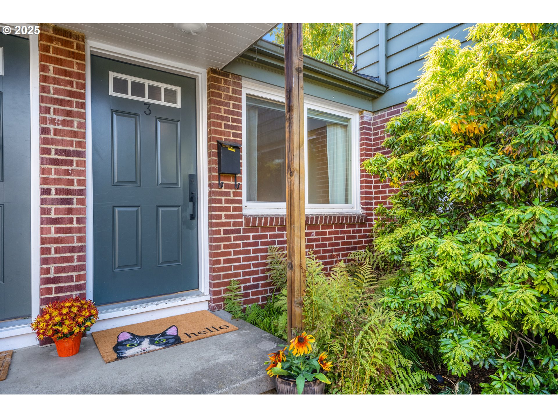 5405 Northeast 10th Avenue, Unit 3 Portland, OR 97211 - Photo 32 of 48 Entrance/Foyer