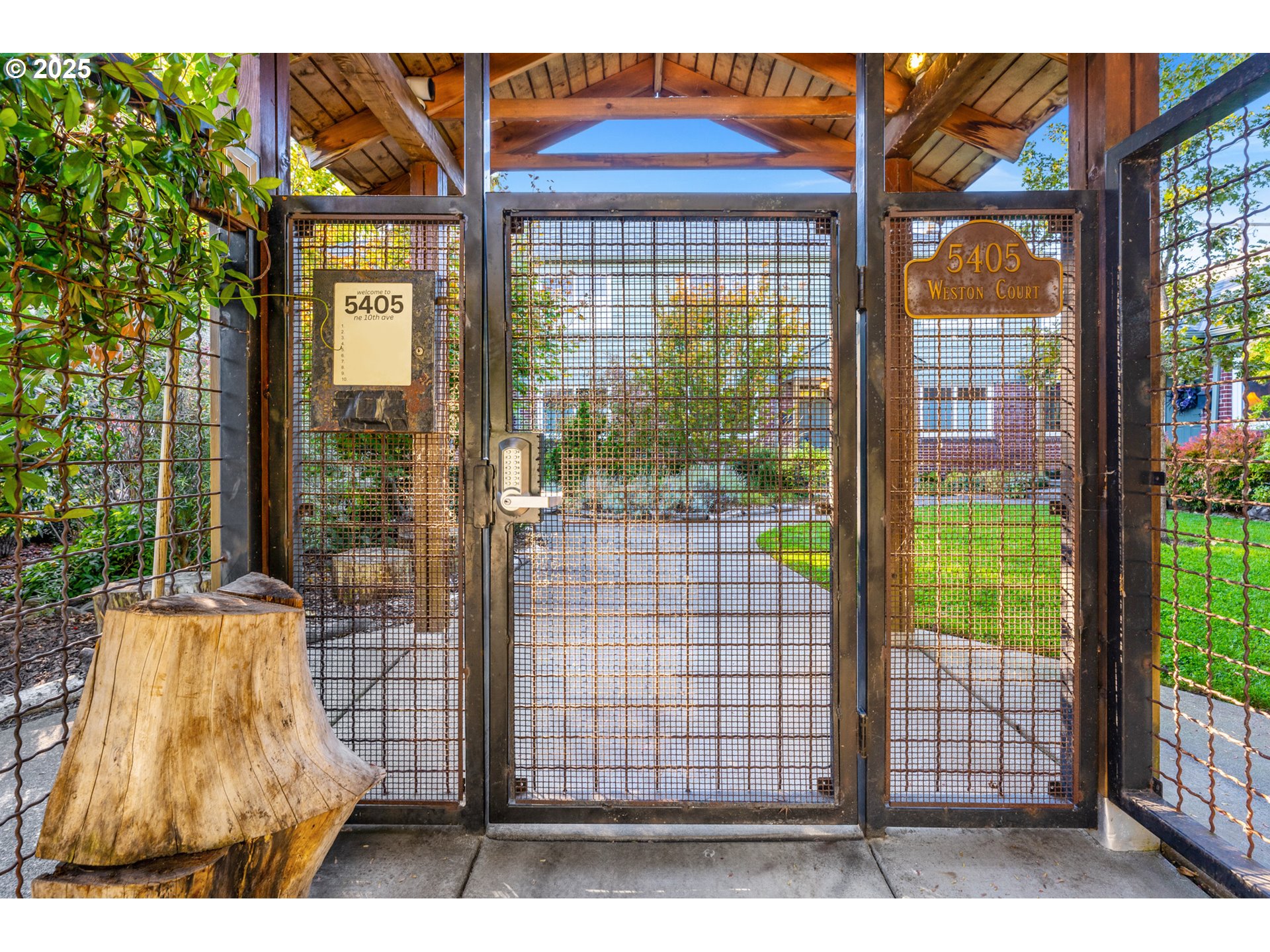 5405 Northeast 10th Avenue, Unit 3 Portland, OR 97211 - Photo 36 of 48 Property Entrance