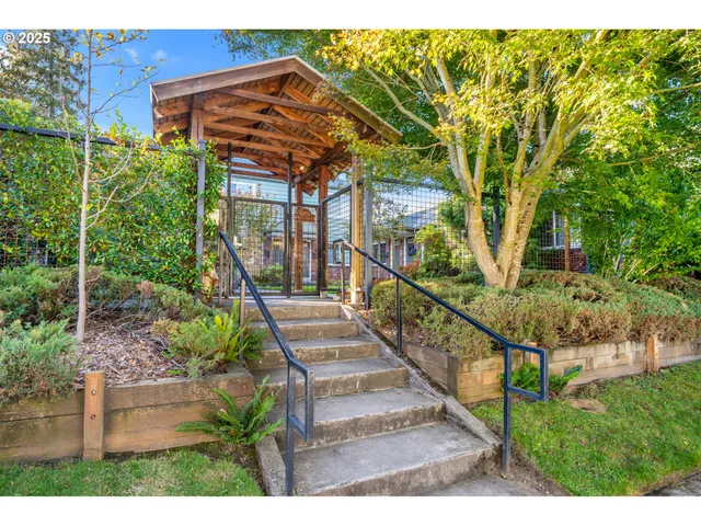 $285,000 | 5405 Northeast 10th Avenue, Unit 3, Portland, OR 97211