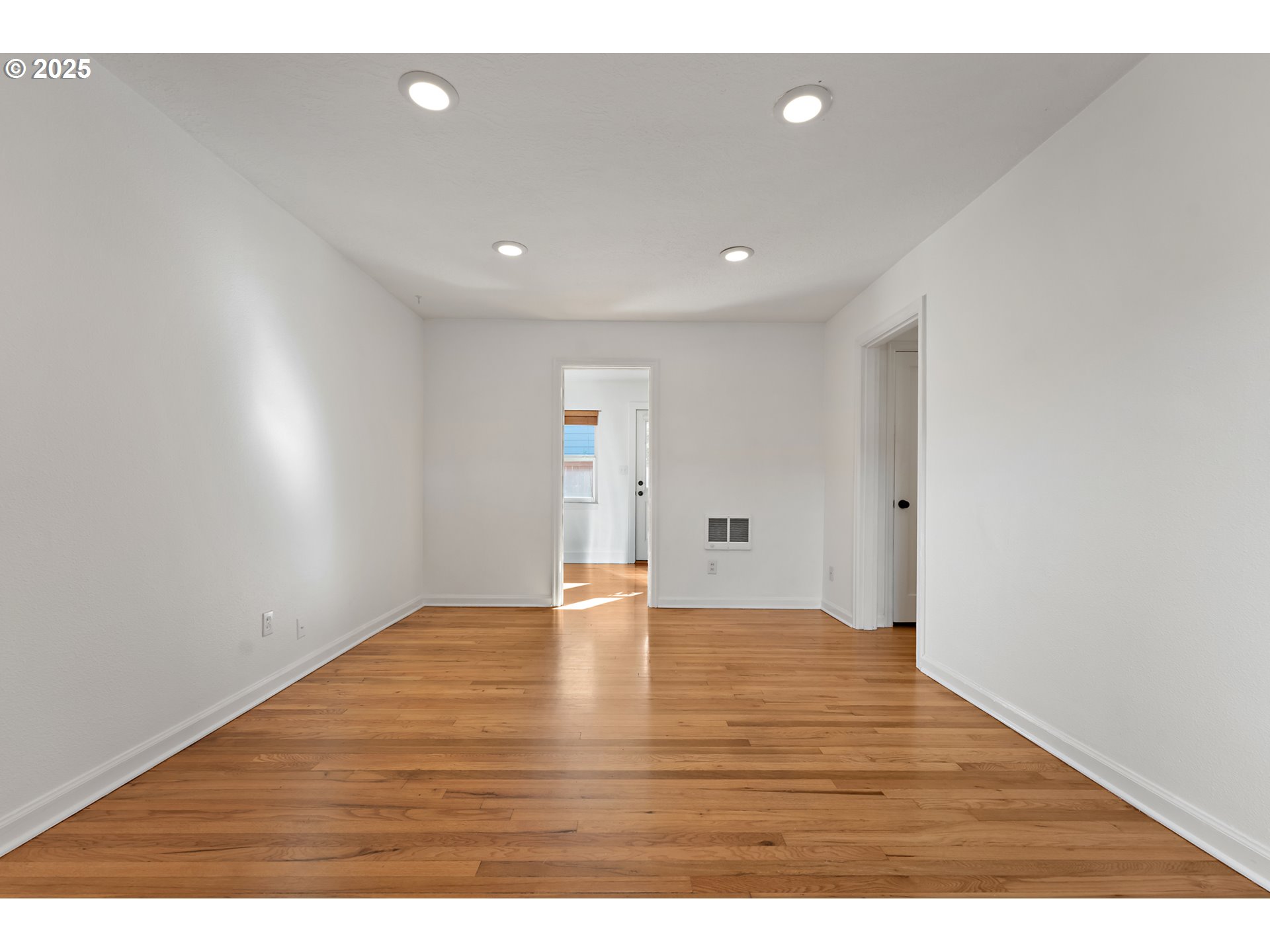 5405 Northeast 10th Avenue, Unit 3 Portland, OR 97211 - Photo 42 of 48 Patio