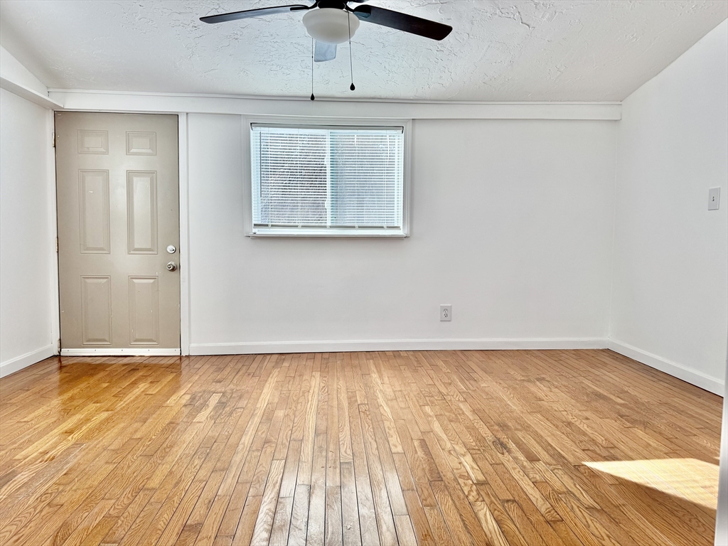 109 Forest Road Salisbury, MA 01952 - Photo 13 of 32