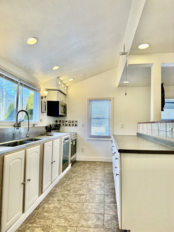 109 Forest Road Salisbury, MA 01952 - Photo 6 of 32