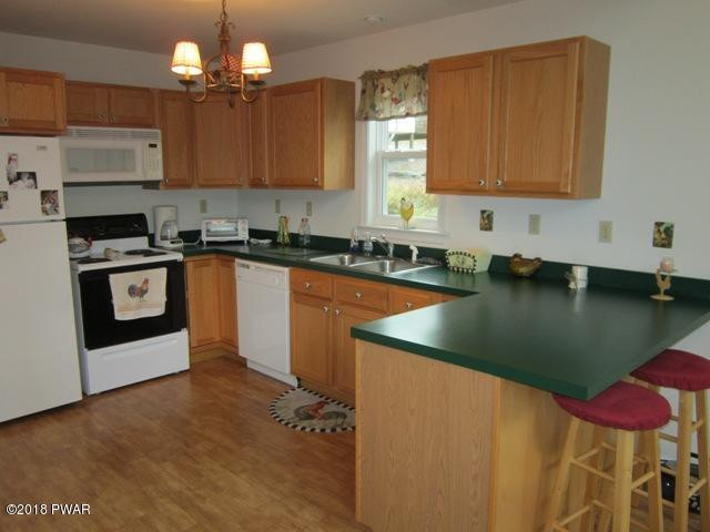 130 Laurel Road Lackawaxen, PA 18435 - Photo 12 of 45 10 KITCHEN