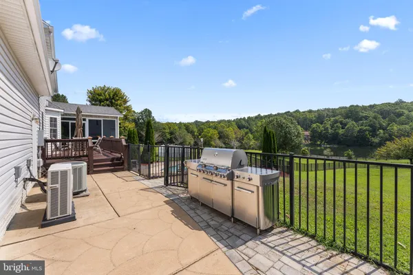 $925,000 | 15092 Rixeyville Lakes Court, Rixeyville, VA 22737