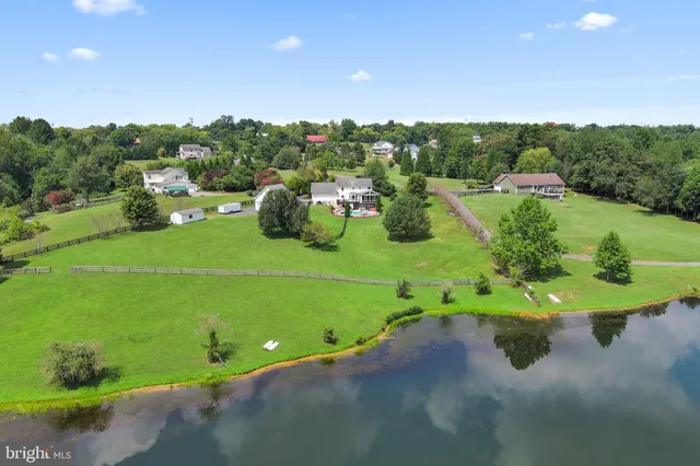 $999,999 | 15092 Rixeyville Lakes Court, Rixeyville, VA 22737