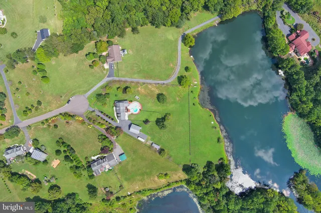 $999,999 | 15092 Rixeyville Lakes Court, Rixeyville, VA 22737