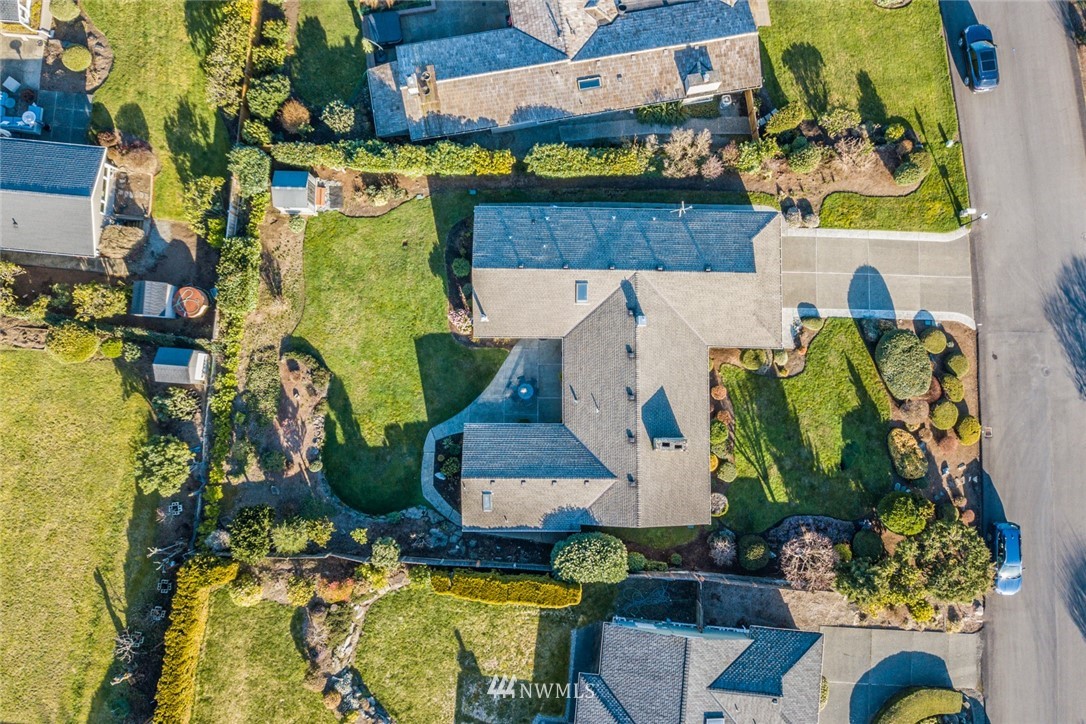 9630 Hilltop Road Bellevue, WA 98004 - Photo 2 of 40 Gallery Image 2