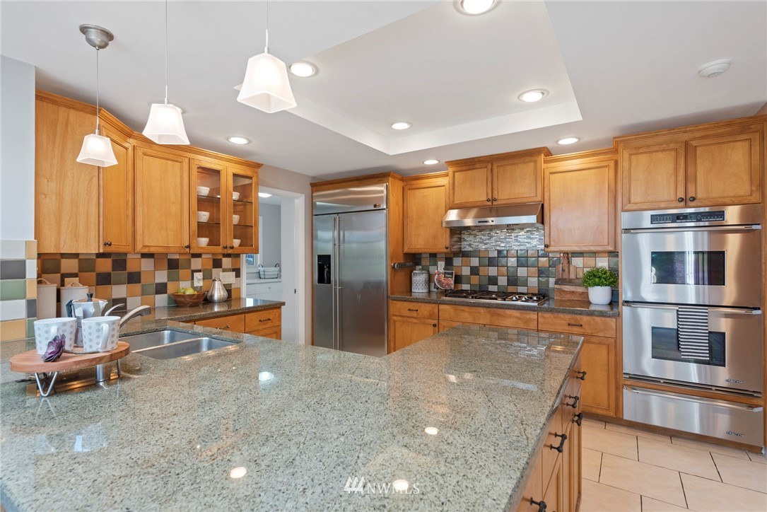 9630 Hilltop Road Bellevue, WA 98004 - Photo 14 of 40 Gallery Image 14