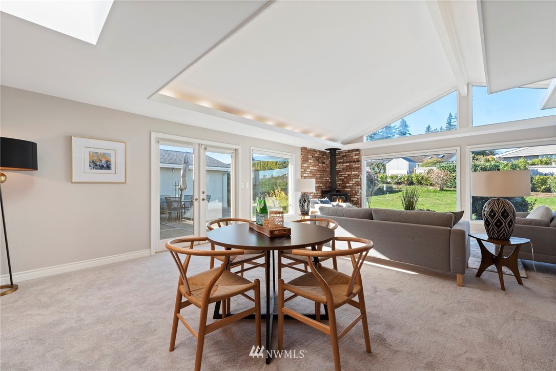 9630 Hilltop Road Bellevue, WA 98004 - Photo 16 of 40 Gallery Image 16