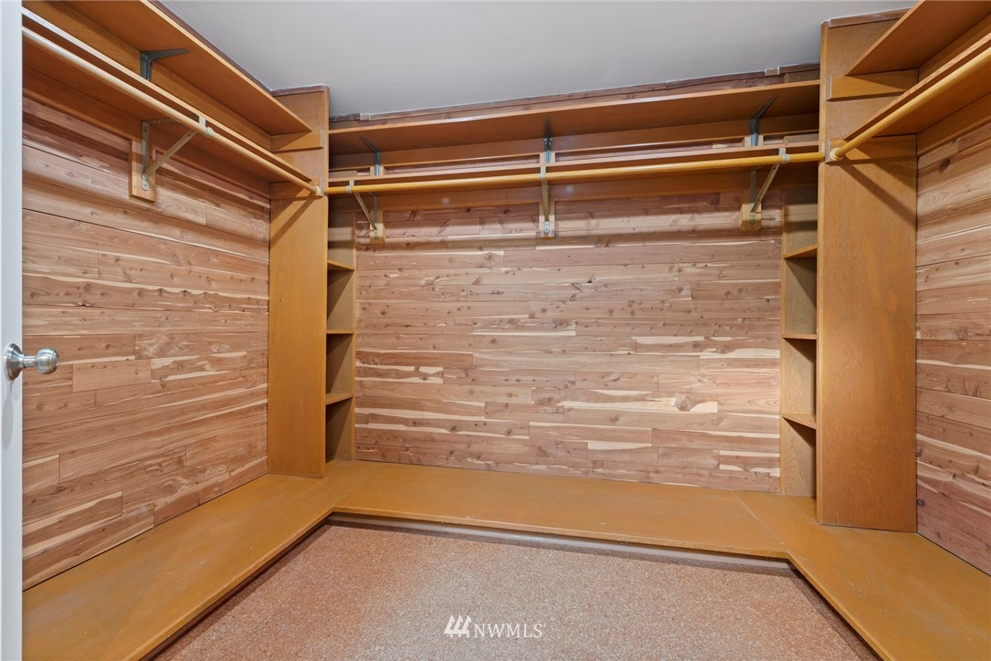 9630 Hilltop Road Bellevue, WA 98004 - Photo 22 of 40 Gallery Image 22
