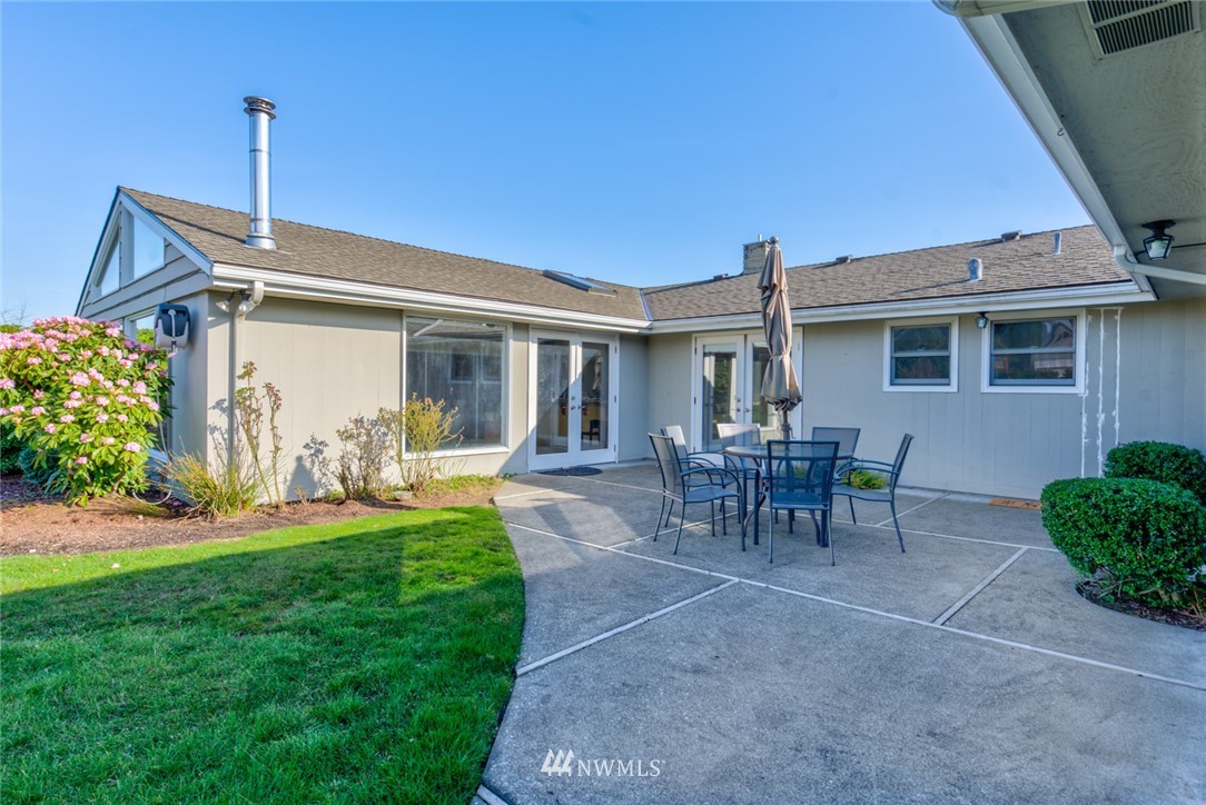 9630 Hilltop Road Bellevue, WA 98004 - Photo 33 of 40 Gallery Image 33