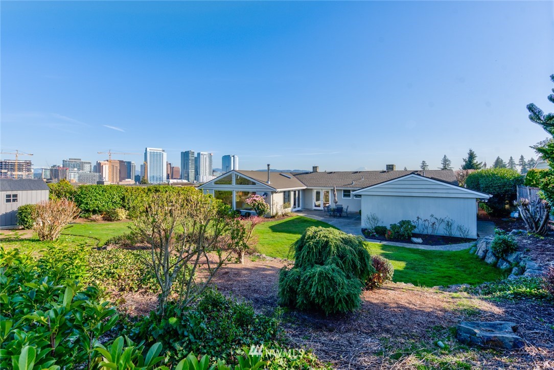 9630 Hilltop Road Bellevue, WA 98004 - Photo 35 of 40 Gallery Image 35