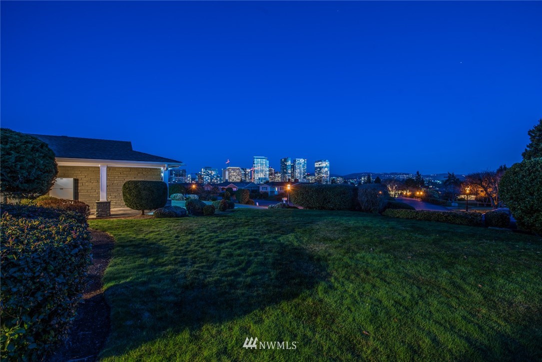 9630 Hilltop Road Bellevue, WA 98004 - Photo 39 of 40 Gallery Image 39