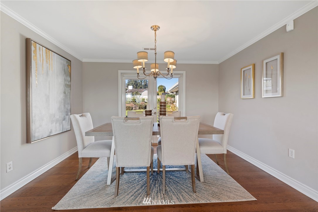 9630 Hilltop Road Bellevue, WA 98004 - Photo 10 of 40 Gallery Image 10