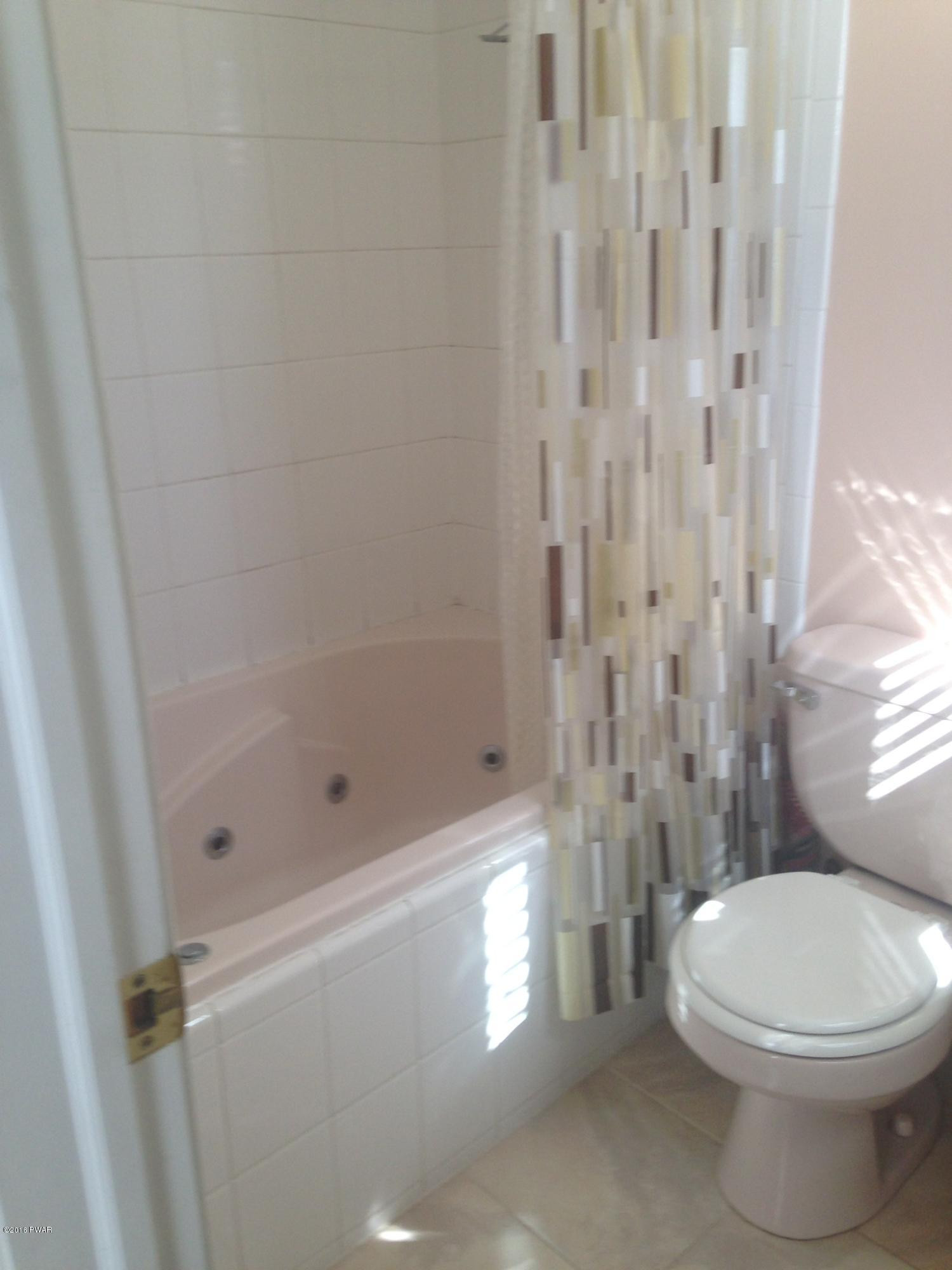 118 Autumn Road Dingmans Ferry, PA 18328 - Photo 16 of 37 Full Bath
