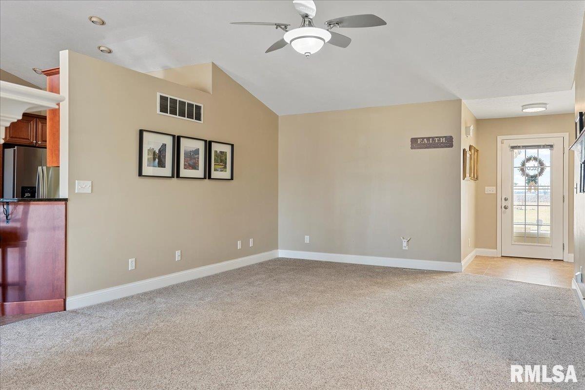 715 Heathrow Lane Rochester, IL 62563 - Photo 9 of 42