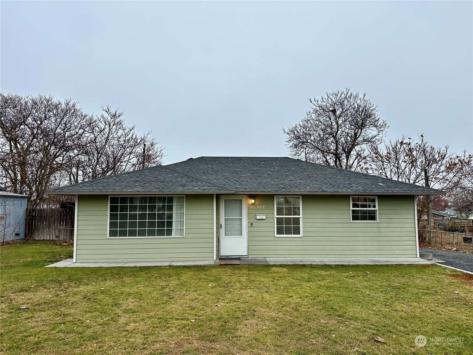 527 North Clark Road Moses Lake, WA 98837 - Photo 1 of 21 Gallery Image 1