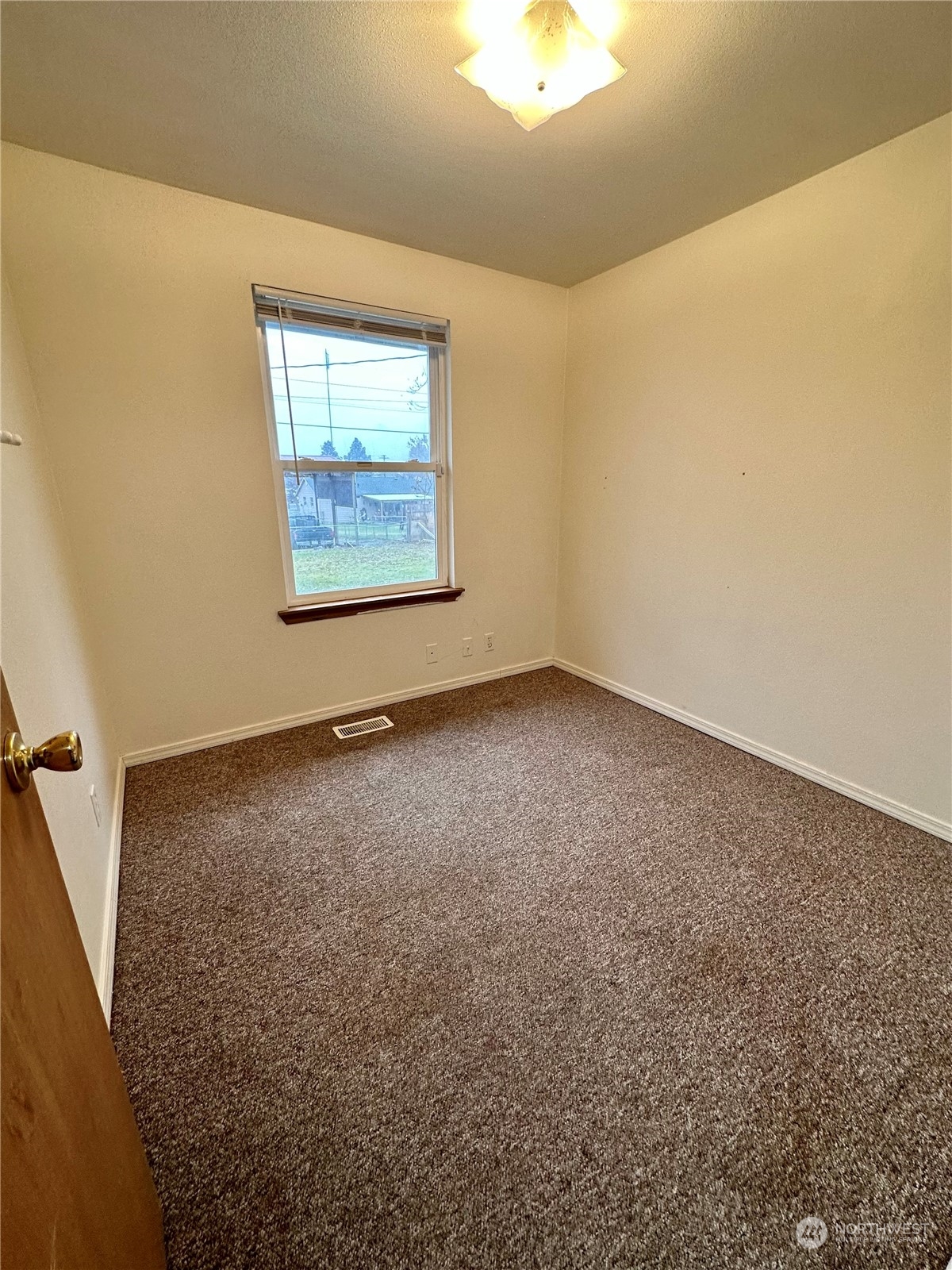 527 North Clark Road Moses Lake, WA 98837 - Photo 12 of 21 Gallery Image 12