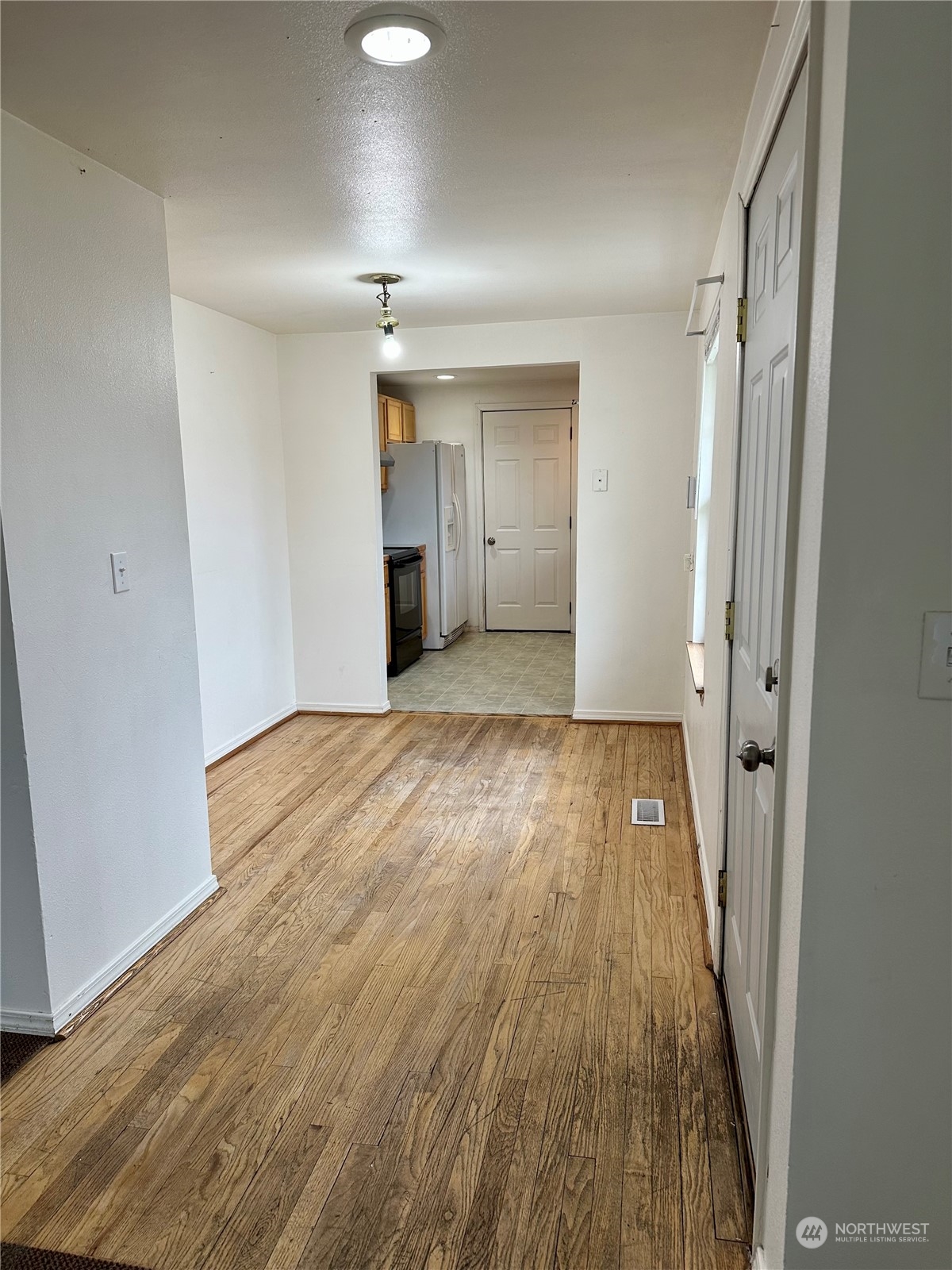 527 North Clark Road Moses Lake, WA 98837 - Photo 4 of 21 Gallery Image 4