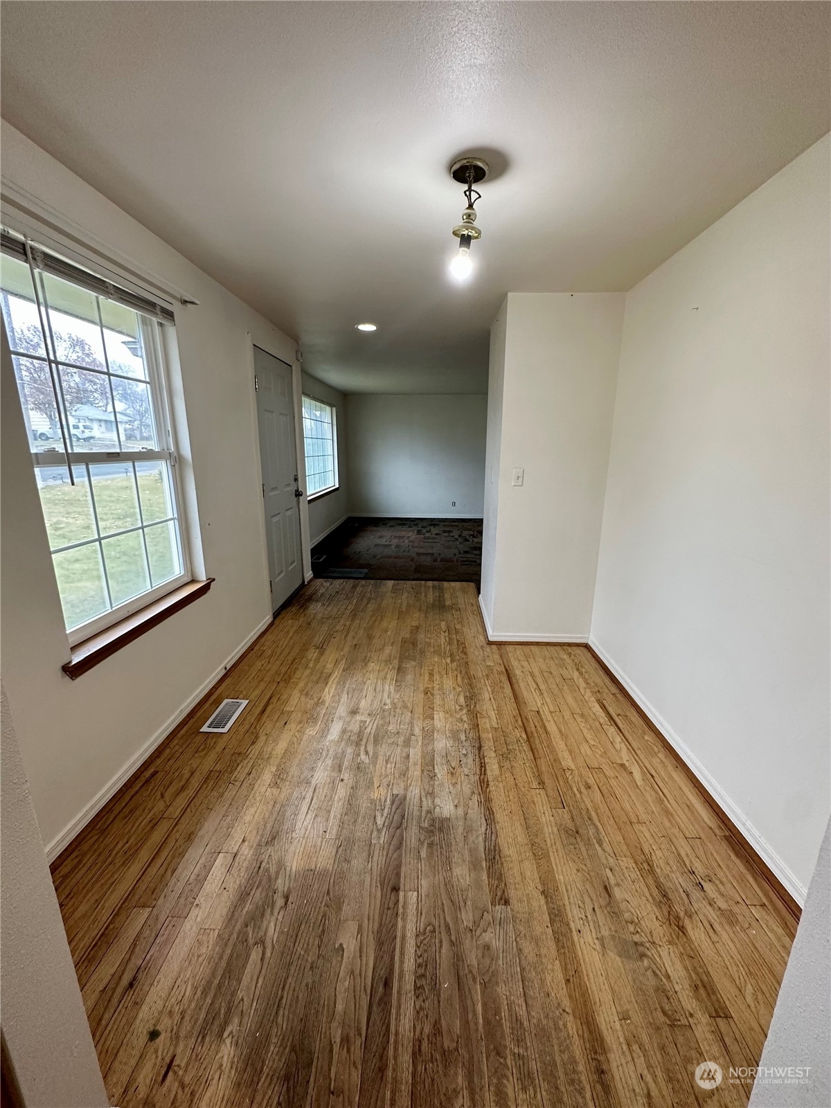 527 North Clark Road Moses Lake, WA 98837 - Photo 8 of 21 Gallery Image 8
