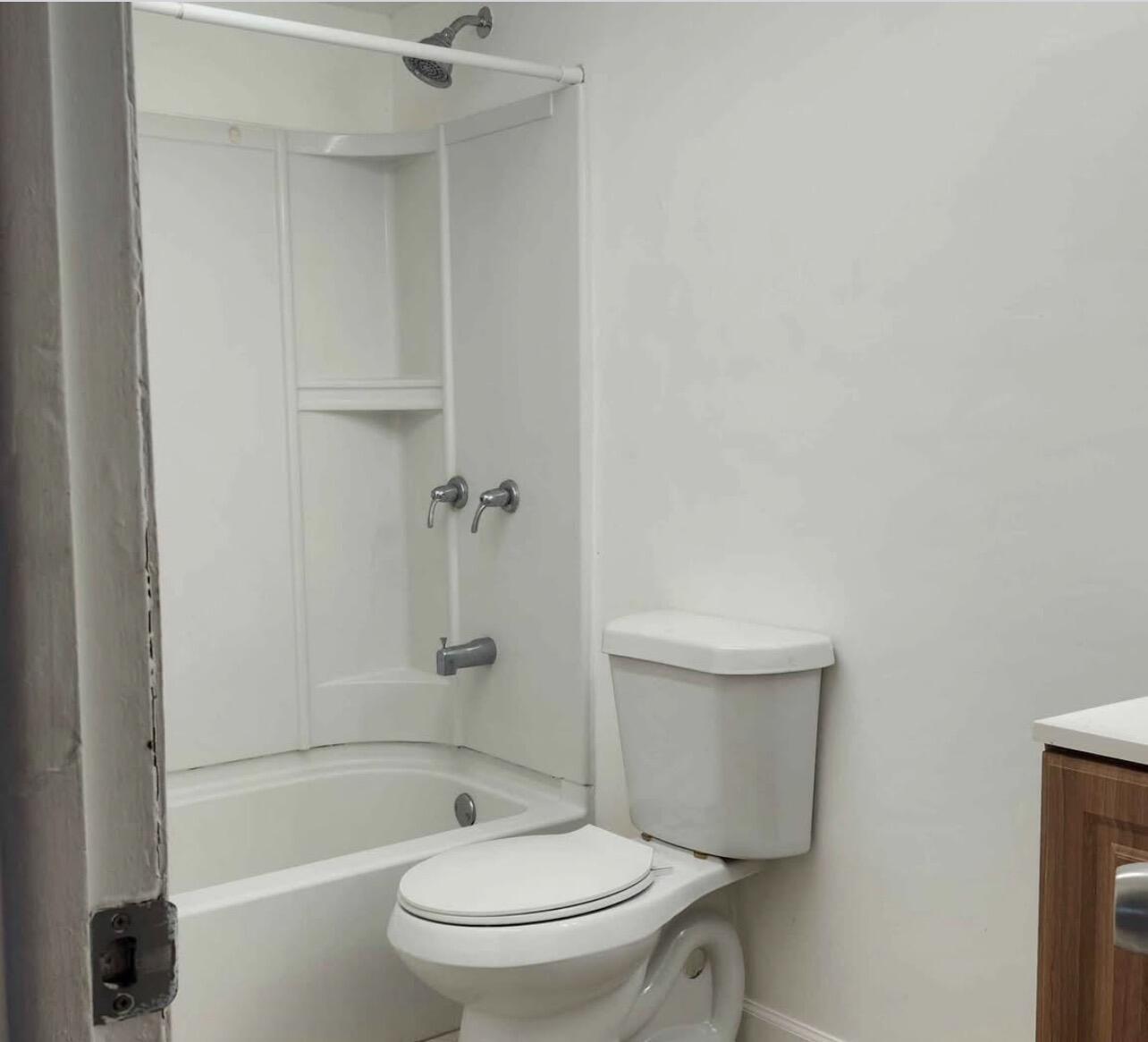 488 Northeast 18th Avenue, Unit 208 Homestead, FL 33033 - Photo 4 of 11 IMG_3646