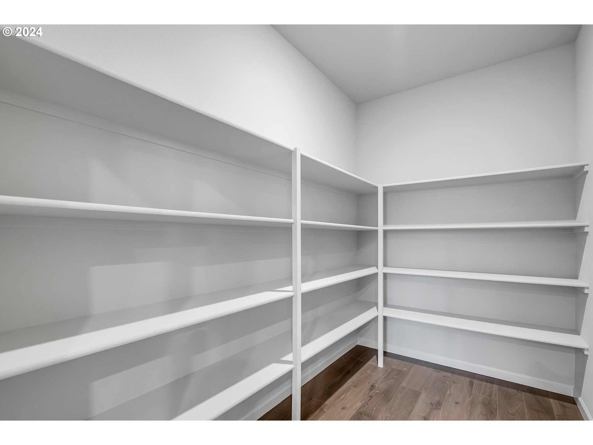 2813 South 8th Way Ridgefield, WA 98642 - Photo 12 of 38 a view of an empty room