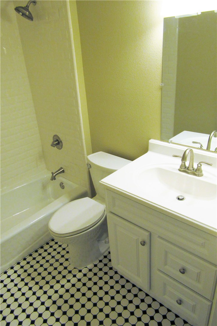 2710 St Edwards Circle Austin, TX 78704 - Photo 11 of 11 Bath