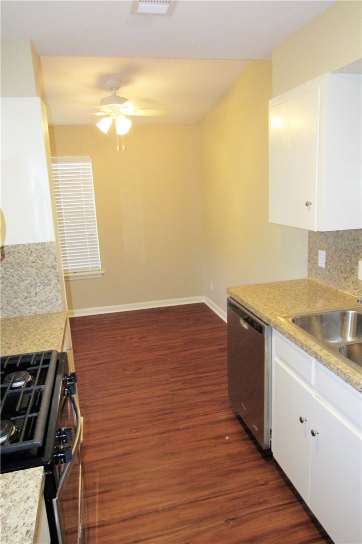 2710 St Edwards Circle Austin, TX 78704 - Photo 4 of 11 Kitchen looking into Breakfast Area.