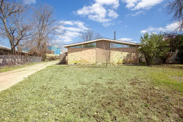 $1,300 | 2710 St Edwards Circle, Unit A, Austin, TX 78704
