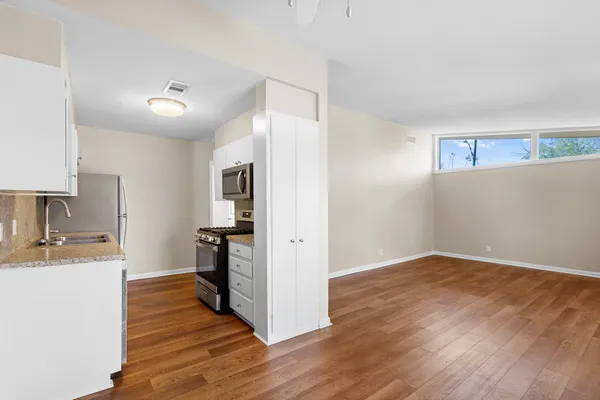 $1,300 | 2710 St Edwards Circle, Unit A, Austin, TX 78704