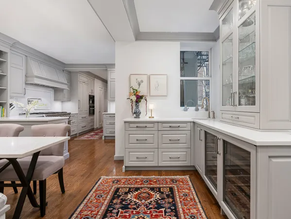 $1,350,000 | 232 East Walton Place, Unit 5E, Chicago, IL 60611