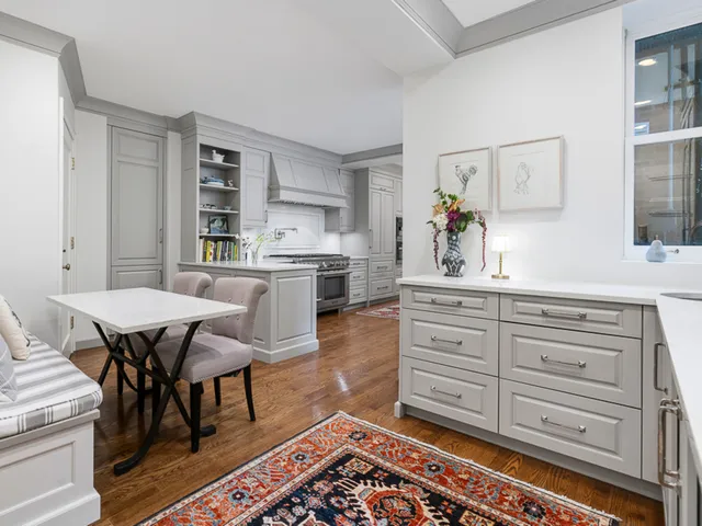 $1,350,000 | 232 East Walton Place, Unit 5E, Chicago, IL 60611