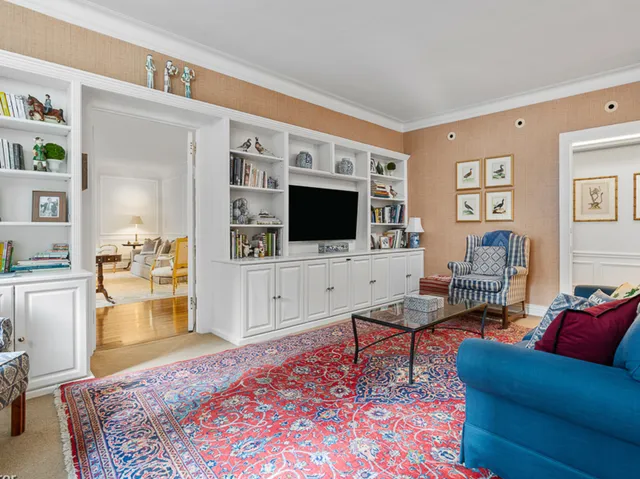 $1,350,000 | 232 East Walton Place, Unit 5E, Chicago, IL 60611