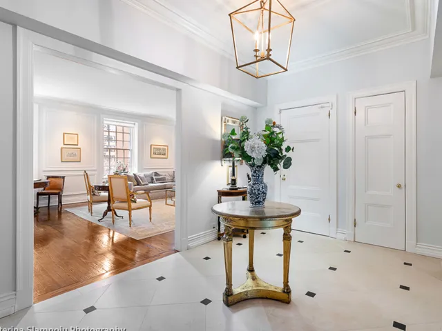 $1,350,000 | 232 East Walton Place, Unit 5E, Chicago, IL 60611