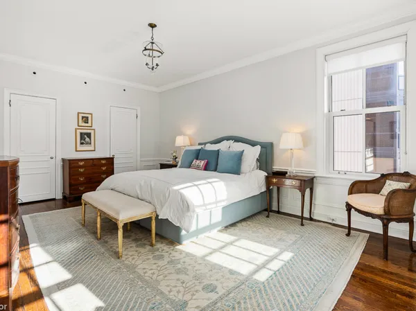 $1,350,000 | 232 East Walton Place, Unit 5E, Chicago, IL 60611