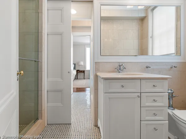 $1,350,000 | 232 East Walton Place, Unit 5E, Chicago, IL 60611