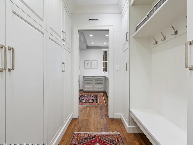 $1,350,000 | 232 East Walton Place, Unit 5E, Chicago, IL 60611