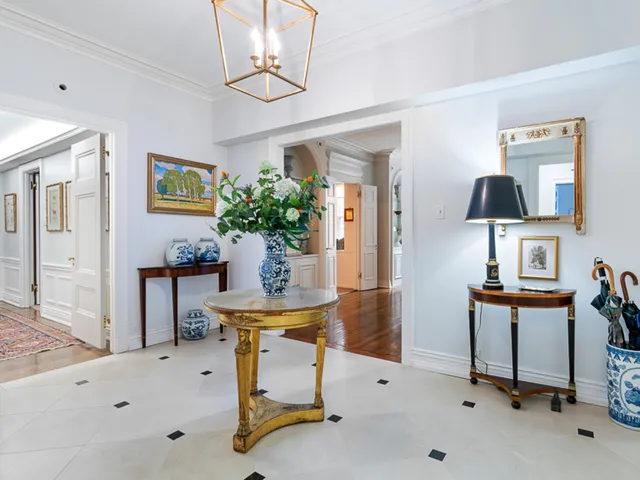 $1,350,000 | 232 East Walton Place, Unit 5E, Chicago, IL 60611