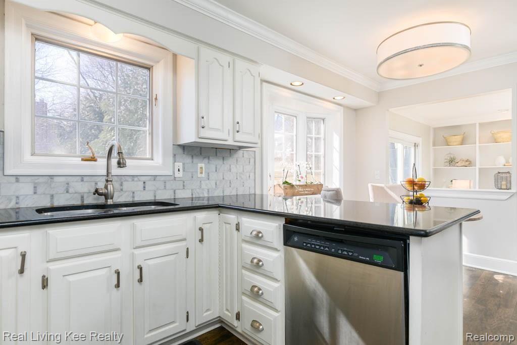 658 Spartan Drive Rochester Hills, MI 48309 - Photo 12 of 43