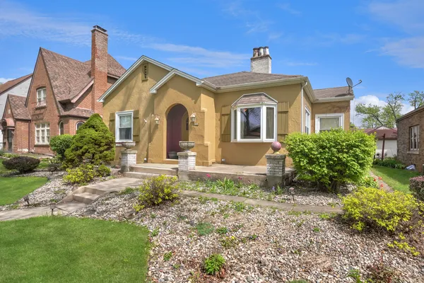 $169,900 | 1134 South Myrtle Avenue, Kankakee, IL 60901