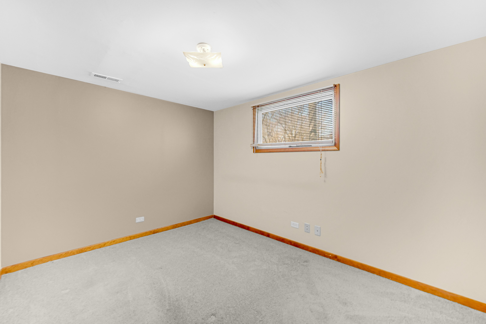 1634 Burr Oak Road Homewood, IL 60430 - Photo 29 of 36 a view of an empty room