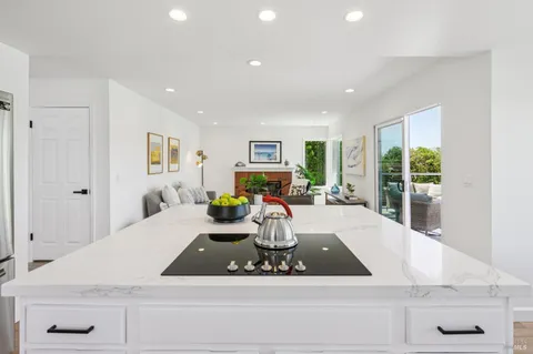 $1,799,000 | 35 Caribe Isle, Novato, CA 94949