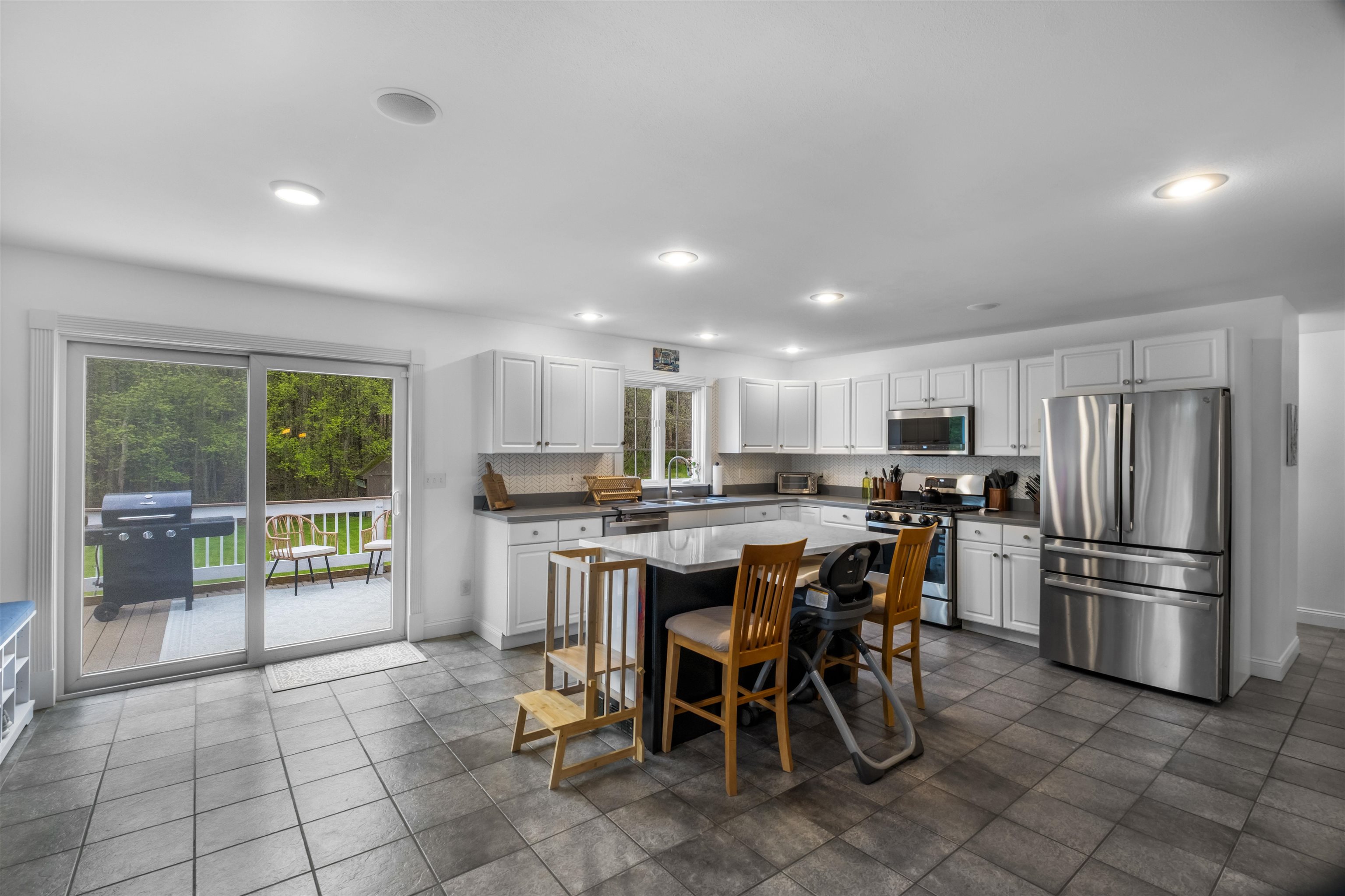 278 Long Hill Road Dover, NH 03820 - Photo 16 of 60