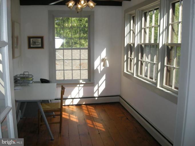 12301 Jericho Road Kingsville, MD 21087 - Photo 18 of 28 Sitting Room