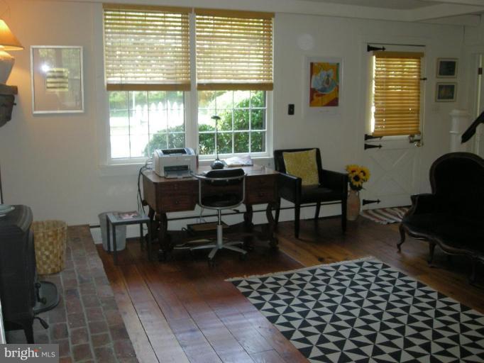 12301 Jericho Road Kingsville, MD 21087 - Photo 23 of 28 Living Room
