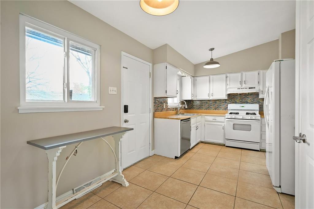 507 Ranchero Place Belton, MO 64012 - Photo 9 of 21