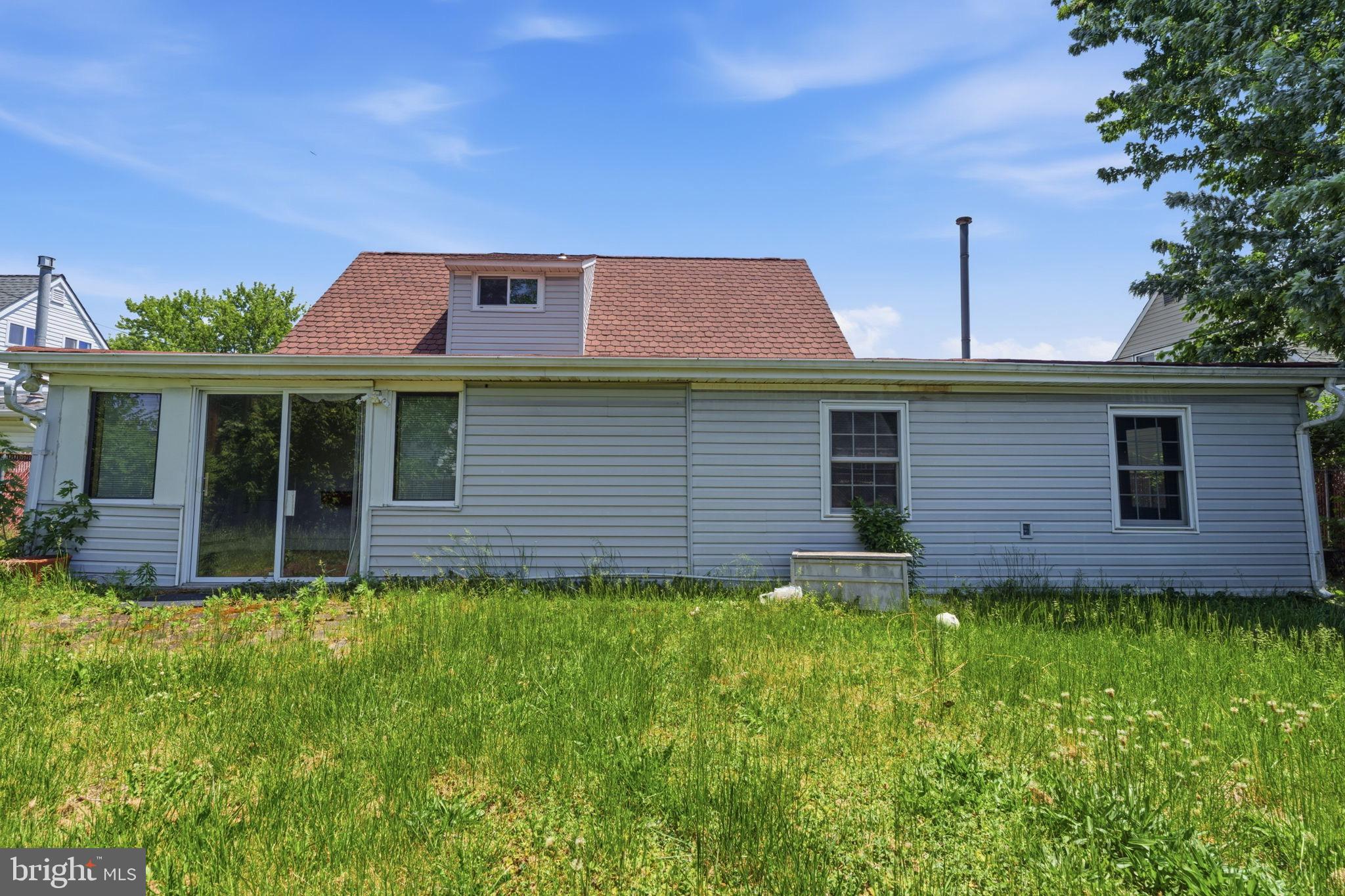 21 Iris Road Levittown, PA 19057 - Photo 29 of 32 Rear