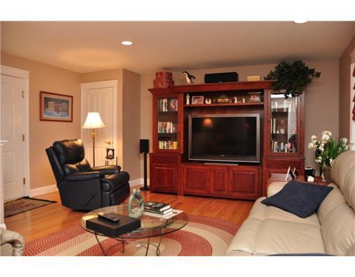 14 Goose Ledge Road, Unit 14 Cumberland, ME 04110 - Photo 12 of 17 Den/Family/Great Room. Family Room