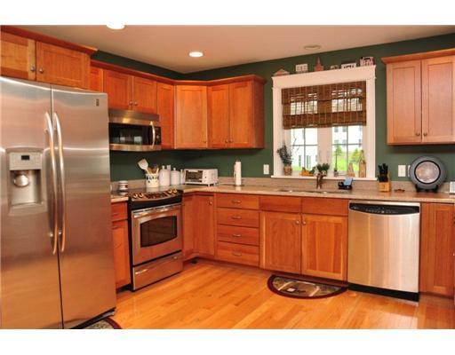 14 Goose Ledge Road, Unit 14 Cumberland, ME 04110 - Photo 8 of 17 Kitchen.